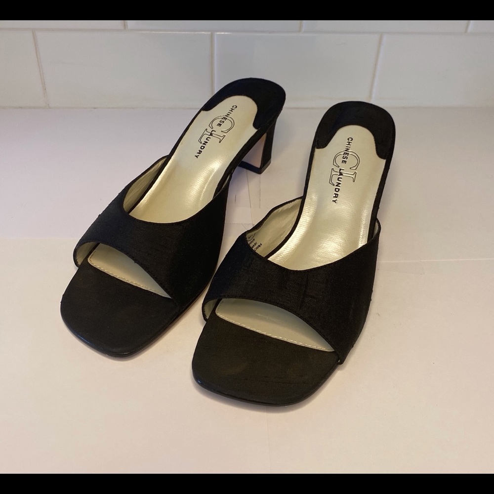 Chinese Laundry size 8 black chunky  kitten heels